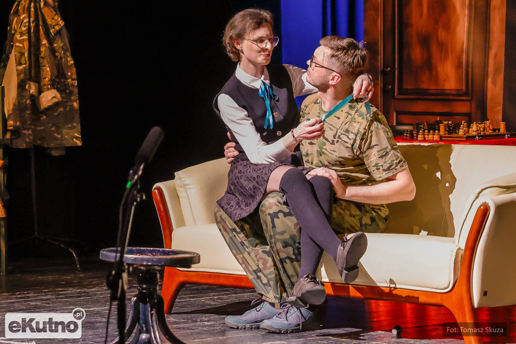 Premiera Damy czy huzary