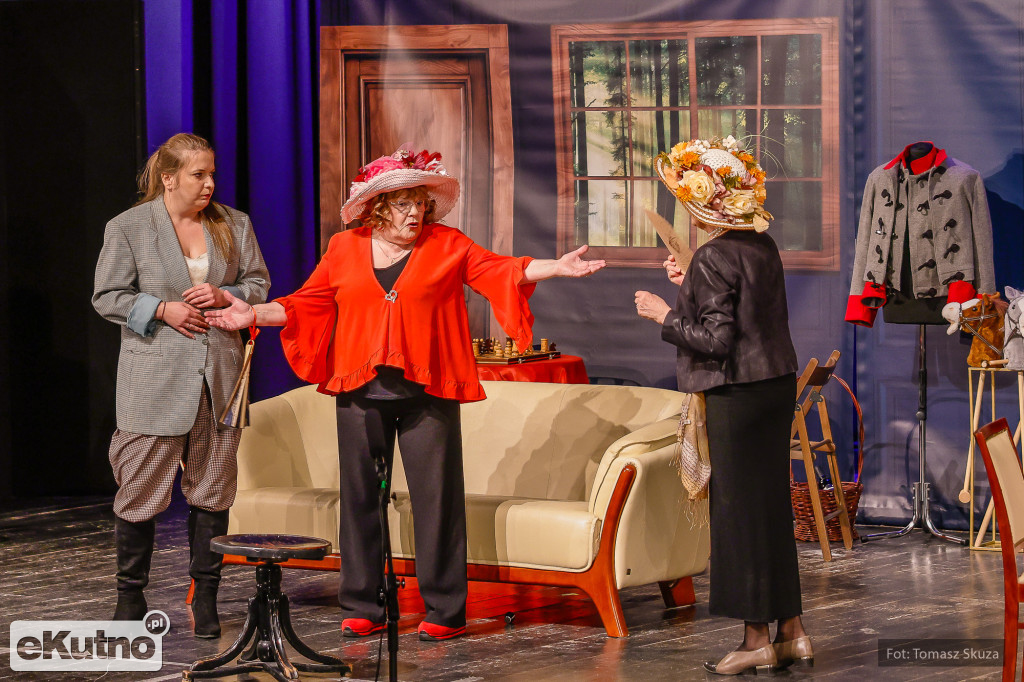 Premiera Damy czy huzary