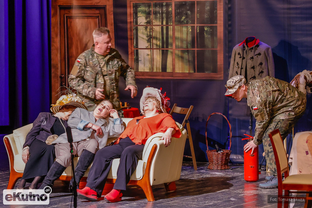 Premiera Damy czy huzary