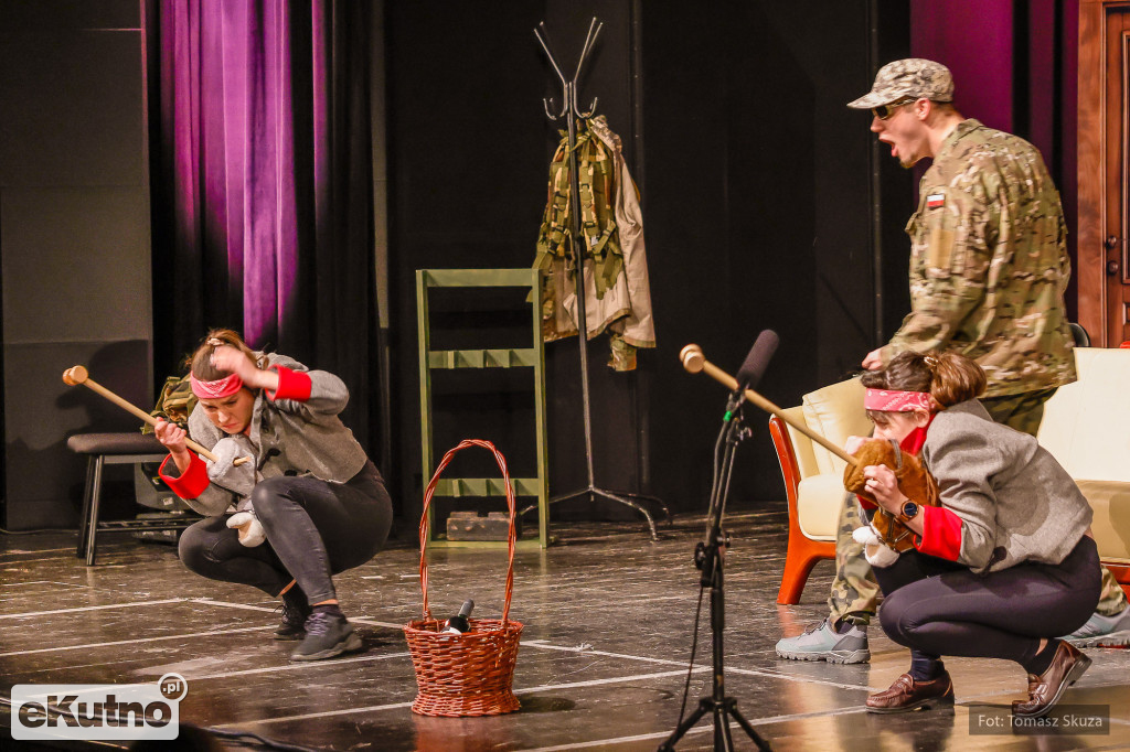 Premiera Damy czy huzary