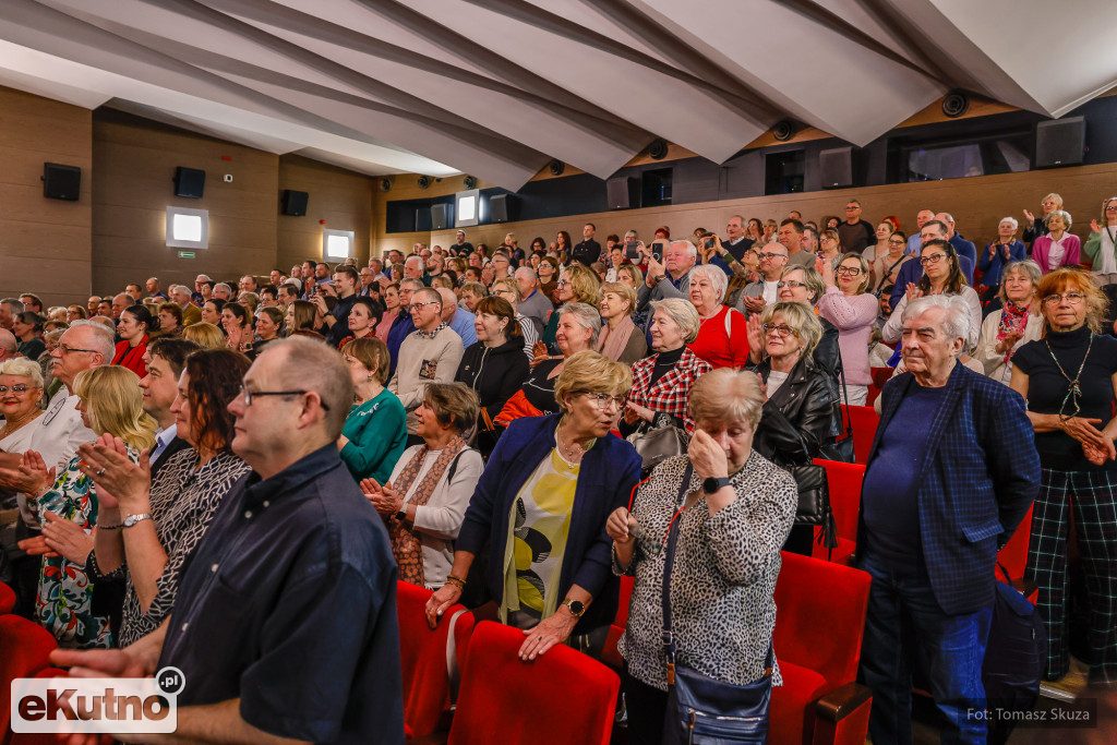 Premiera Damy czy huzary