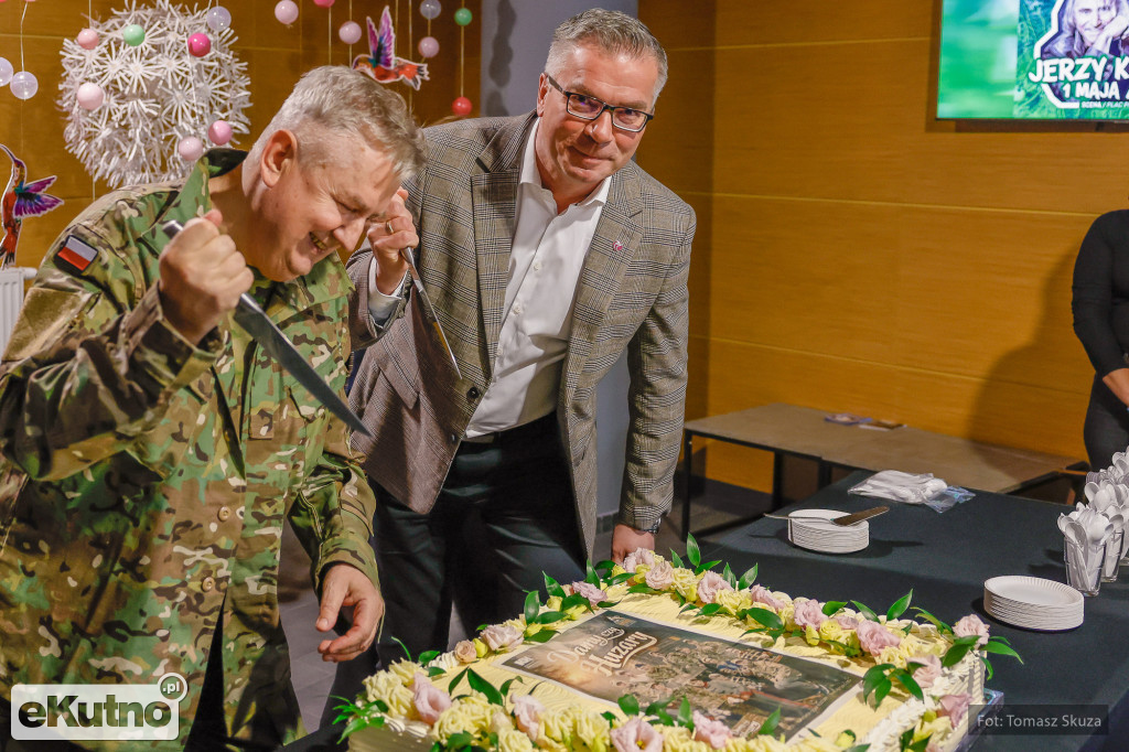 Premiera Damy czy huzary