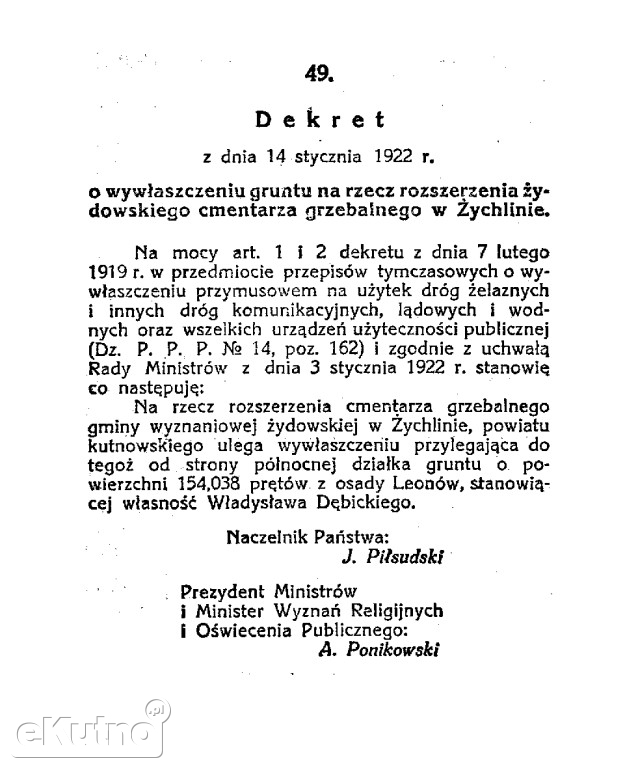 Uczniowie poznali historię cmentarza
