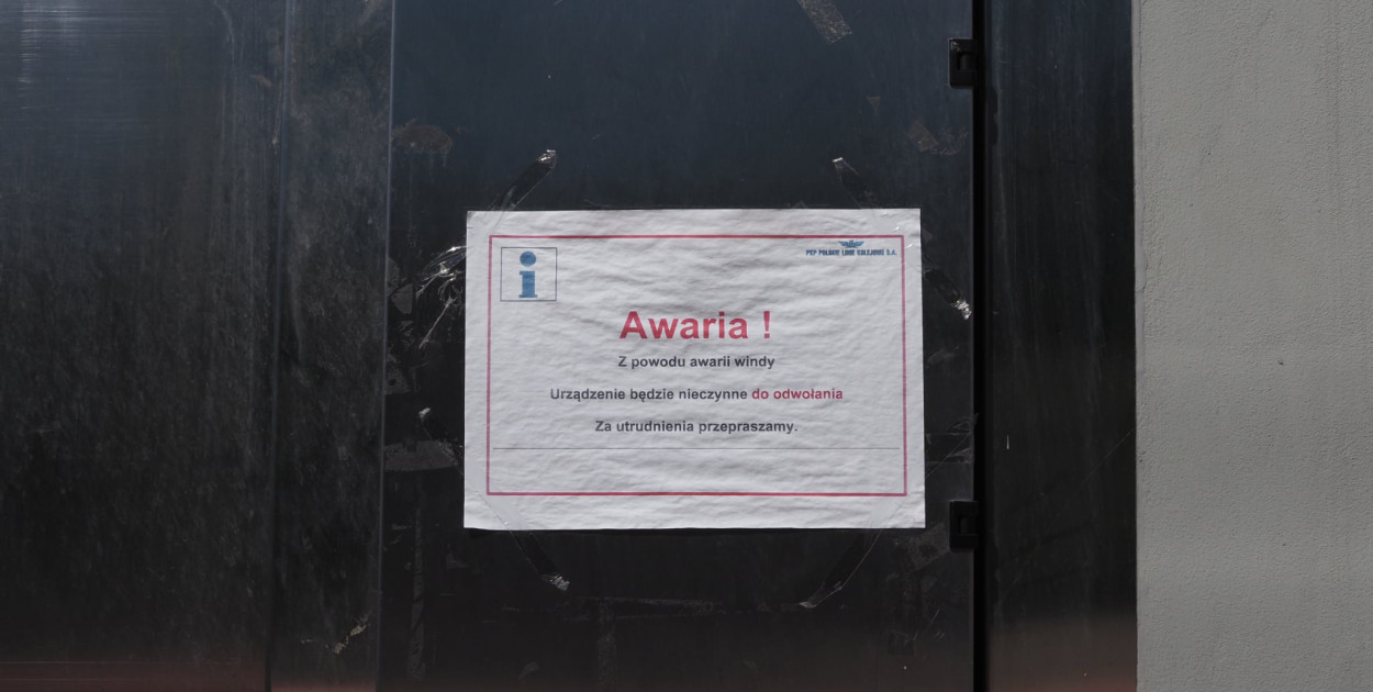 Uwaga! Awaria windy na dworcu
