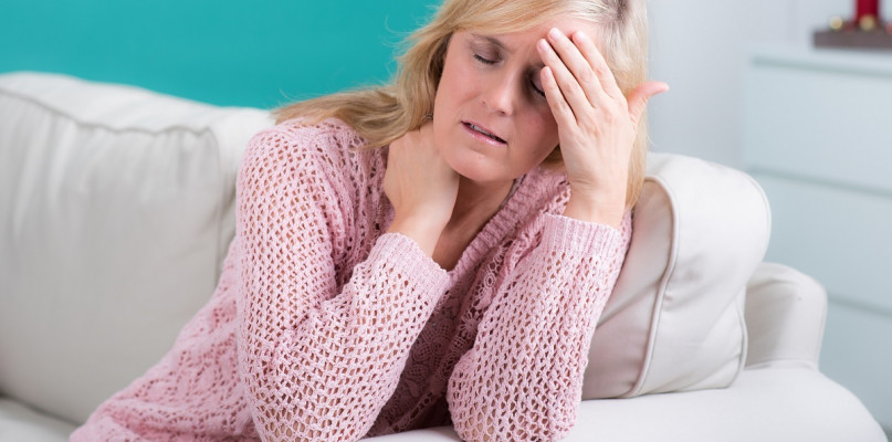 Czy suchość pochwy przed okresem jest normalna? Podpowiadamy, jakie są jej przyczy