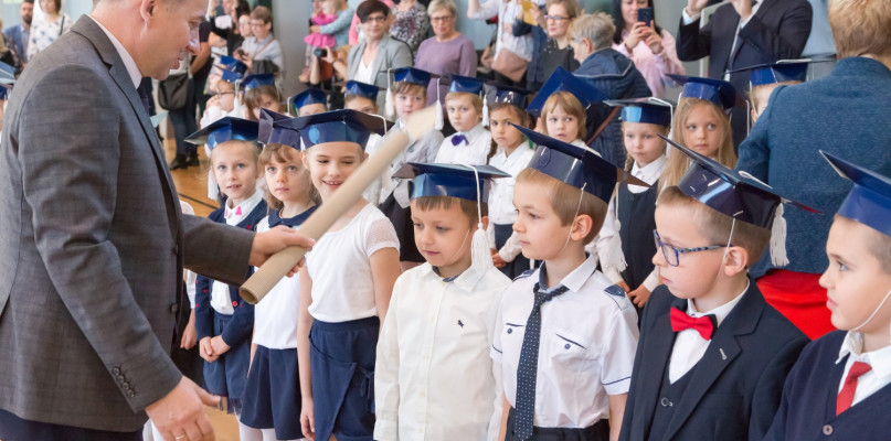 Ślubowanie klas pierwszych w "Jedynce"