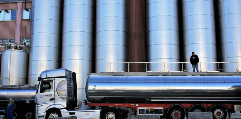 Transport płynnych artykułów spożywczych wymaga szczególnych rozwiązań