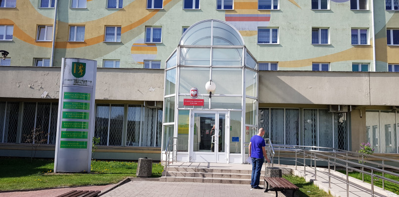 Wzrost wynagrodzeń pracowników w starostwie nawet o 1230 zł 