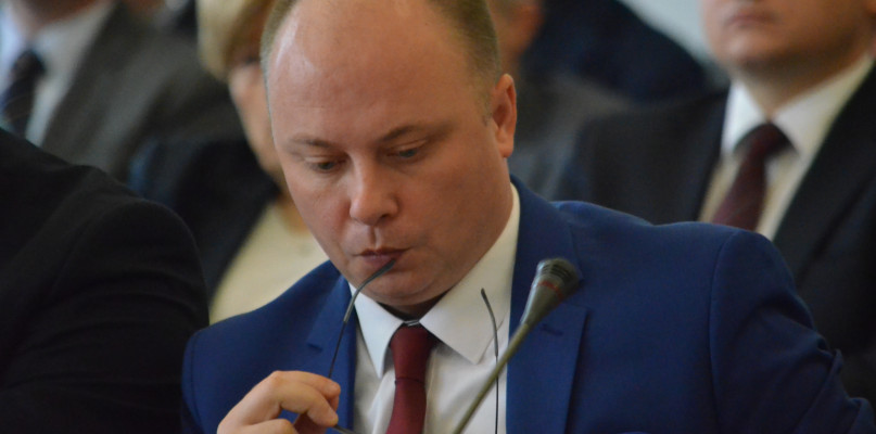 Czytelnicy pytają o podwyżkę dla urzędnika Wydziału Komunikacji i Transportu 