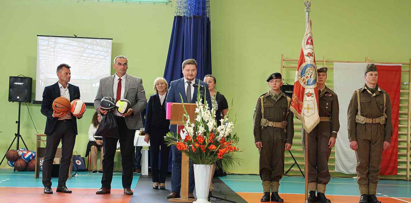 fot. Szkoła Podstawowa im. gen. Władysława Andersa w Nowem