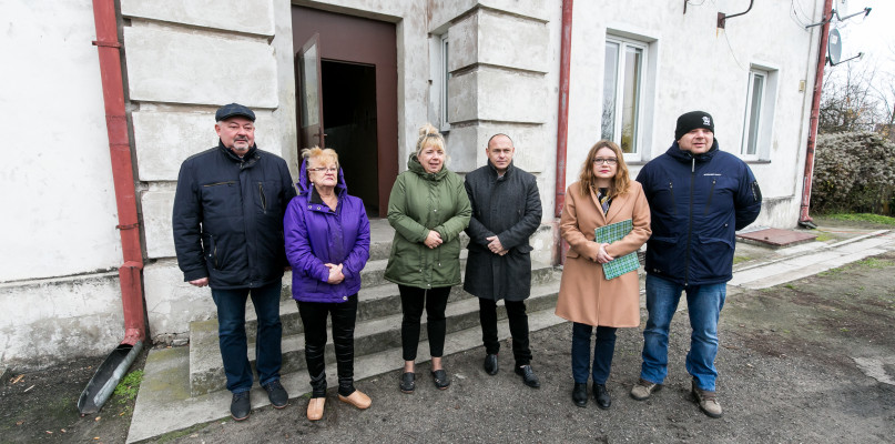 Radni miejscy w listopadzie rozmawiali z mieszkankami ulicy Krośniewickiej fot. Cezary Kucharczyk