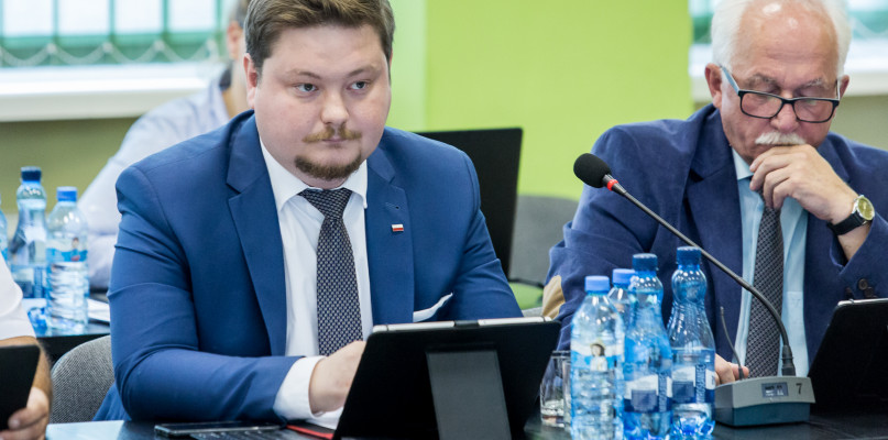 Od lewej Daniel Kowalik starosta i wicestarosta Marek Jędrzejczak fot. Cezary Kucharczyk