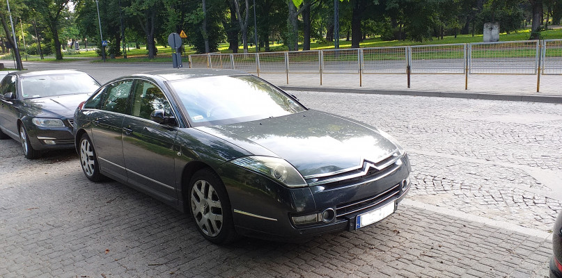 Z cyklu motorozmaitosci.pl: Citroen C6- awangardowa piękność