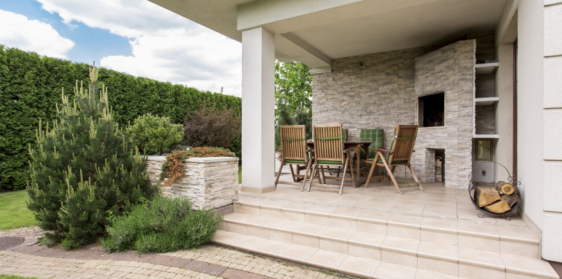 Taras z płytek gresowych - inspirujące aranżacje