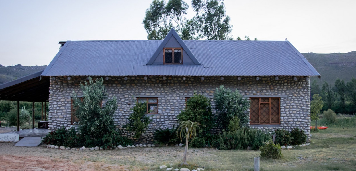 Dom w stylu bungalow – uosobienie marzeń o niekończącym się wypoczynku