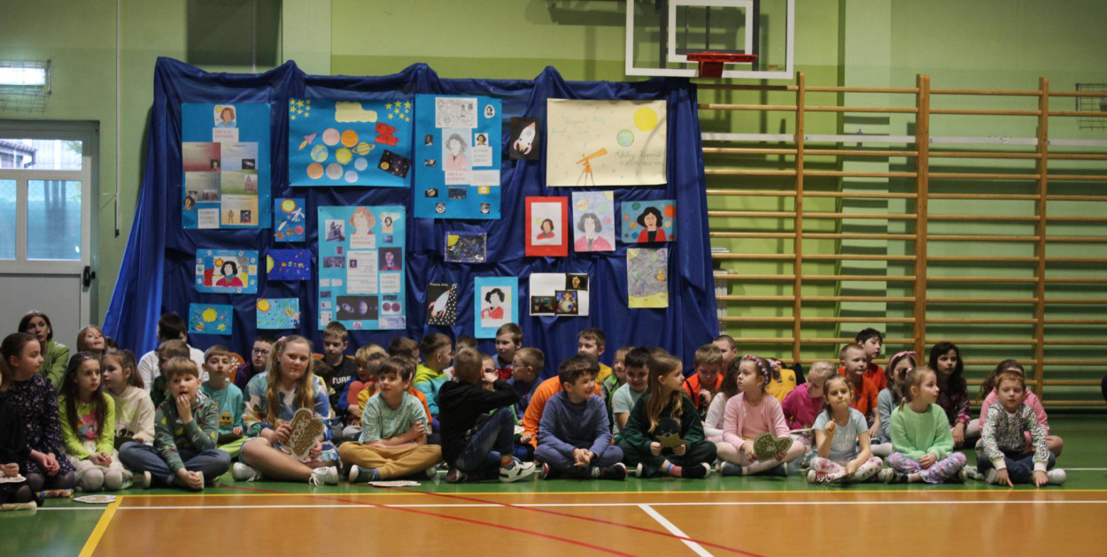 Wizyta UTW w Szkole Podstawowej nr 4 z okazji Roku Patrona Szkoły