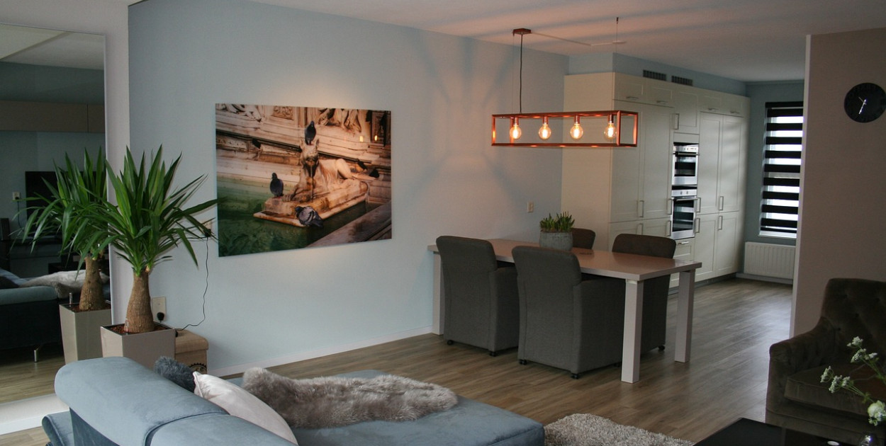 Z czego wykonana jest sztukateria ?