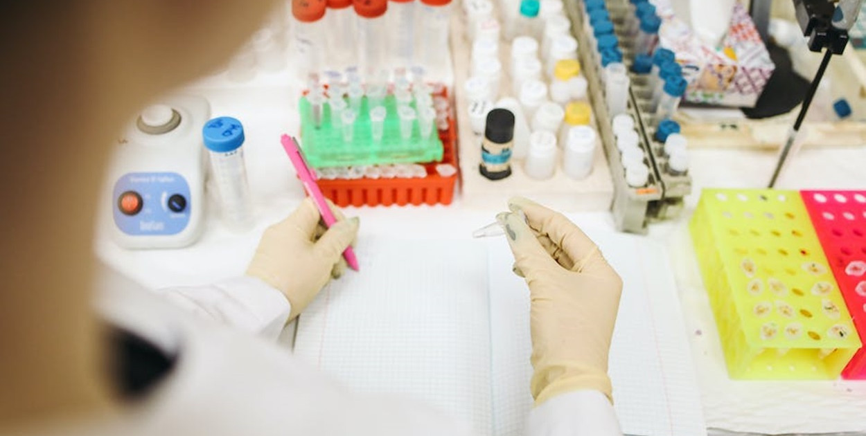 Jakie próbki są potrzebne do sądowego badania ojcostwa?