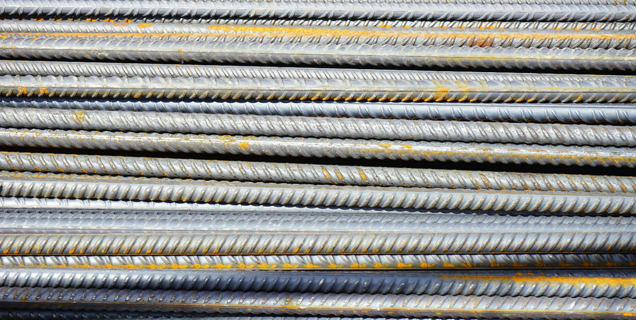 Jakie są etapy procesu produkcji stali?