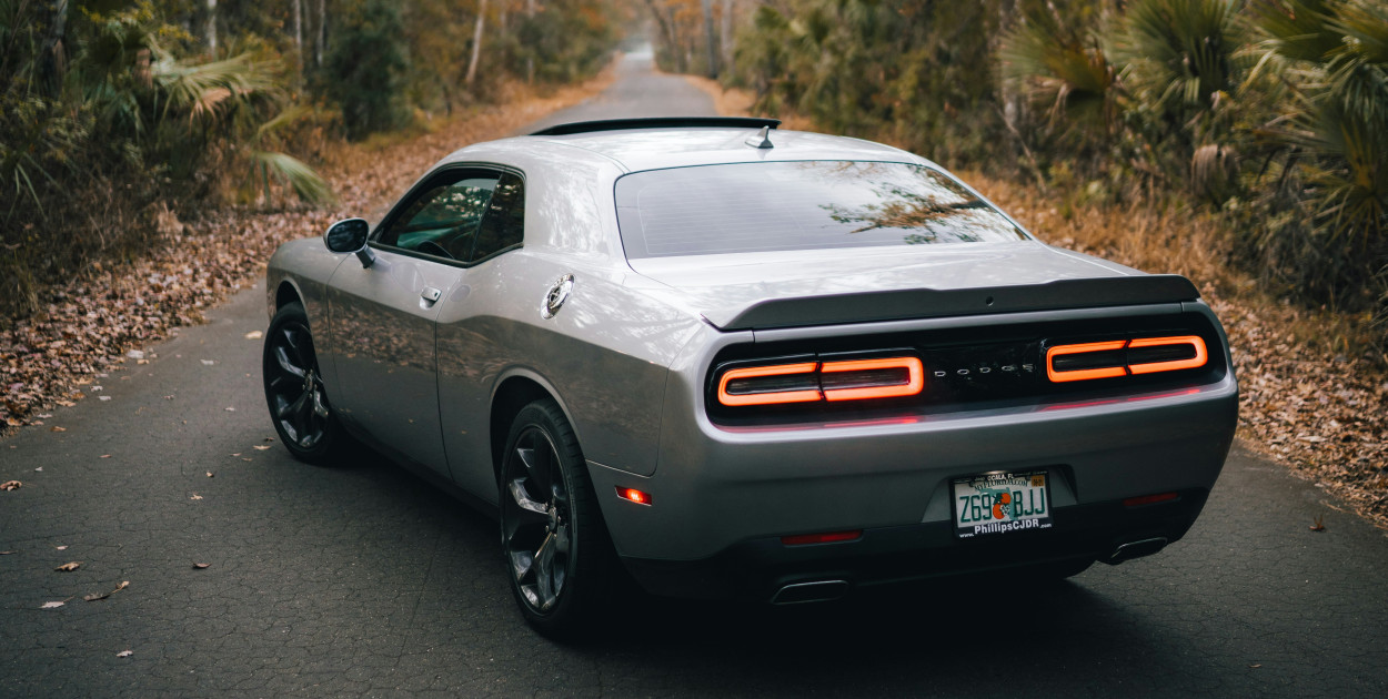 Jak uniknąć pułapek przy imporcie używanych samochodów z USA?