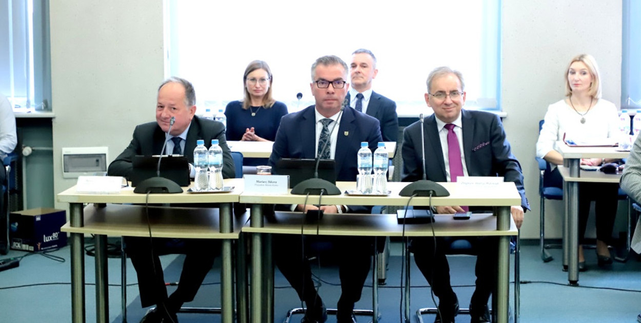 Od lewej wiceprezydent Jacek Boczkaja, prezydent Mariusz Sikora i Zbigniew Wdowiak zastępca prezydenta fot. Piotr Szatkowski