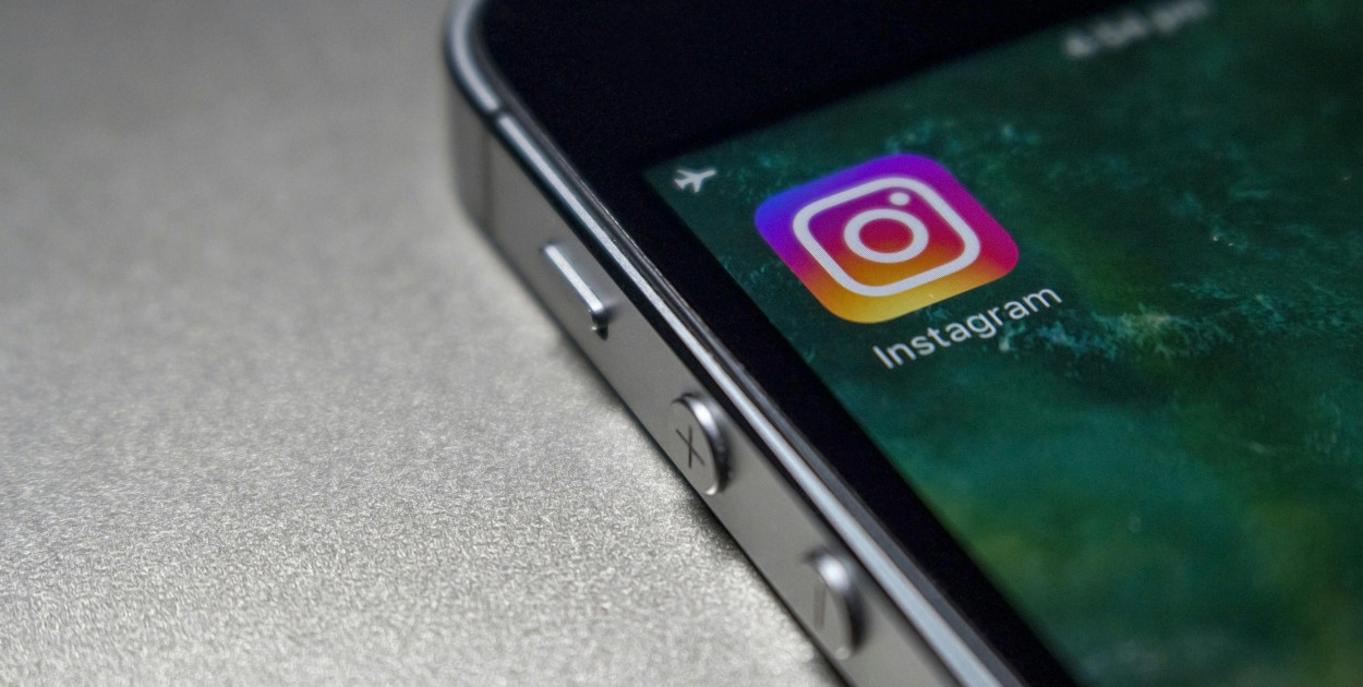 Zdjęcie dodane przez Pixabay: https://www.pexels.com/pl-pl/zdjecie/zblizenie-inteligentny-telefon-248533/