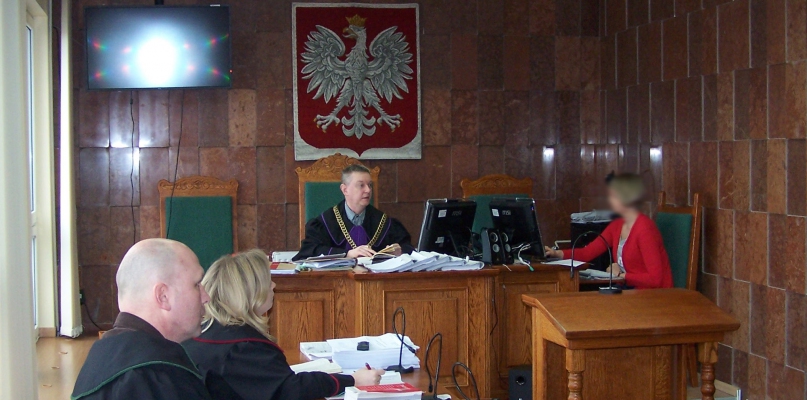 Proces w kutnowskim sądzie w sprawie polisolokat
