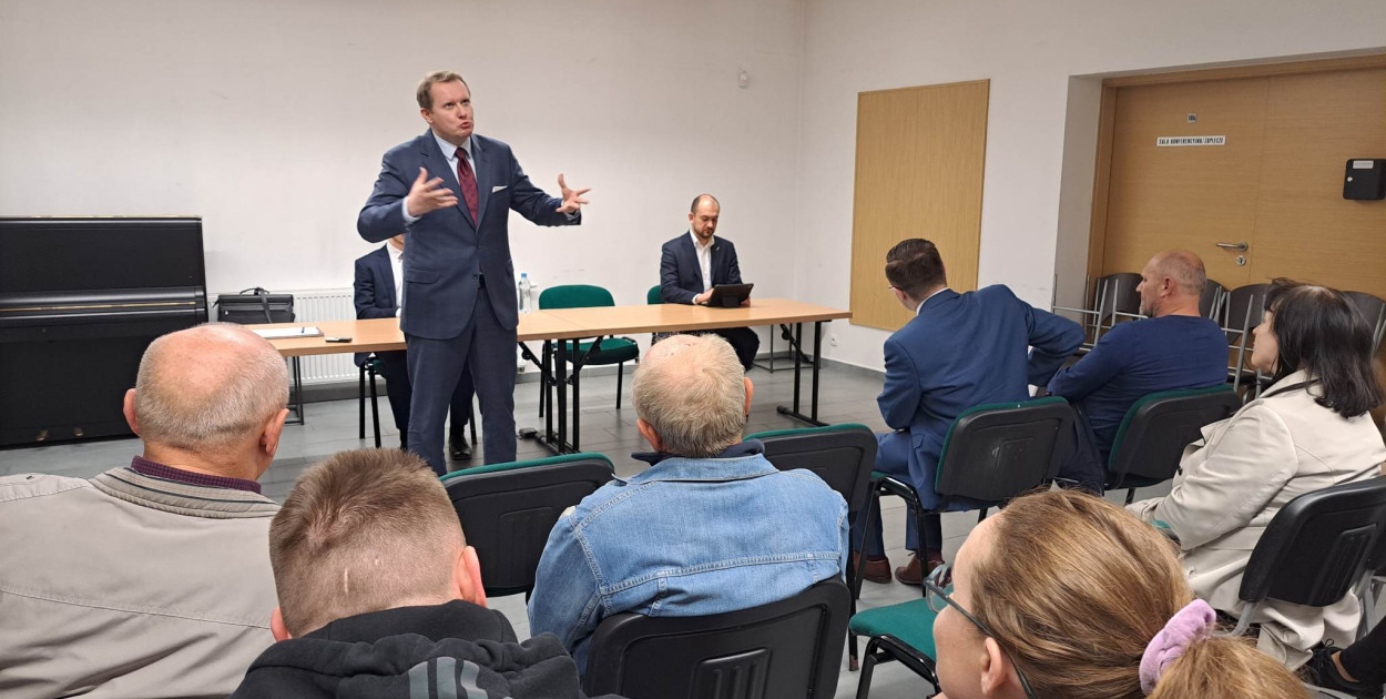 Poseł Krystian Kamiński opowiada o Komisji Spraw Zagranicznych