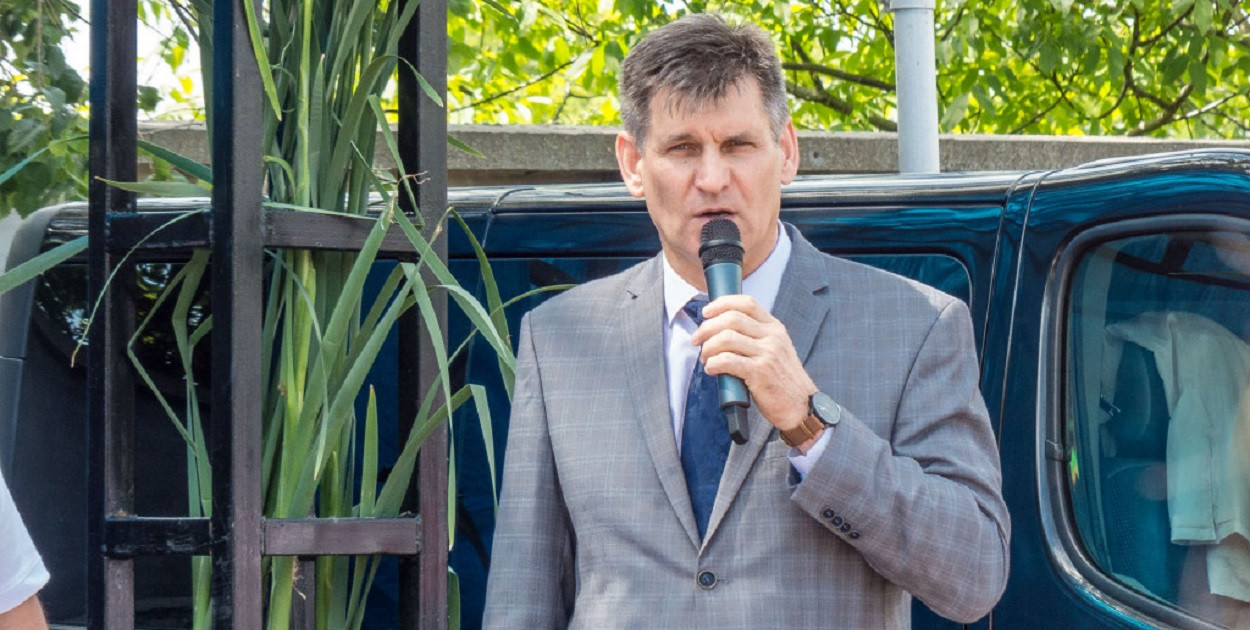 Robert Pawlikowski Wójt Gminy Oporów