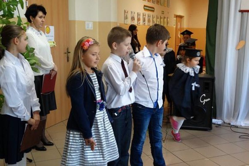 Ślubowanie uczniów pierwszej klasy