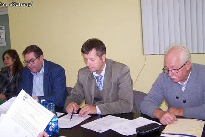 Zdaniem Rady Powiatu skargi Związku Zawodowego Nauczycieli ze "Staszica" na dyrektora Pawlaka są niezasadne