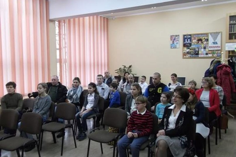 Bajkowe bombki w Bibliotece Pedagogicznej