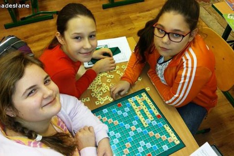 Kółko Scrabble Koło Szyn świątecznie