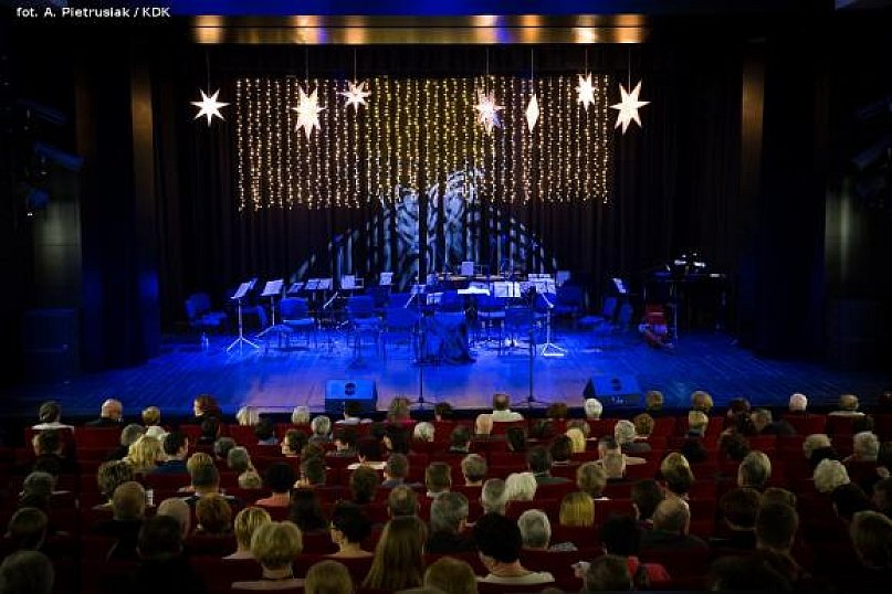 Początek jubileuszowego roku w domu kultury pod magiczną i pełną humoru batutą