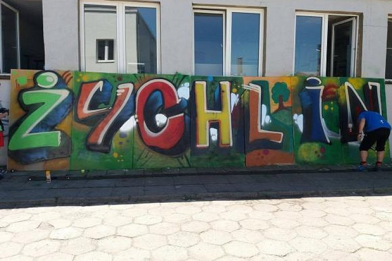 Młodzież z DoMOStwa i Fundacja Urban Forms wykonają mural w Żychlinie