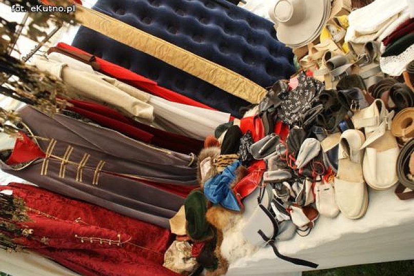 Zabawy na Zamku w Oporowie