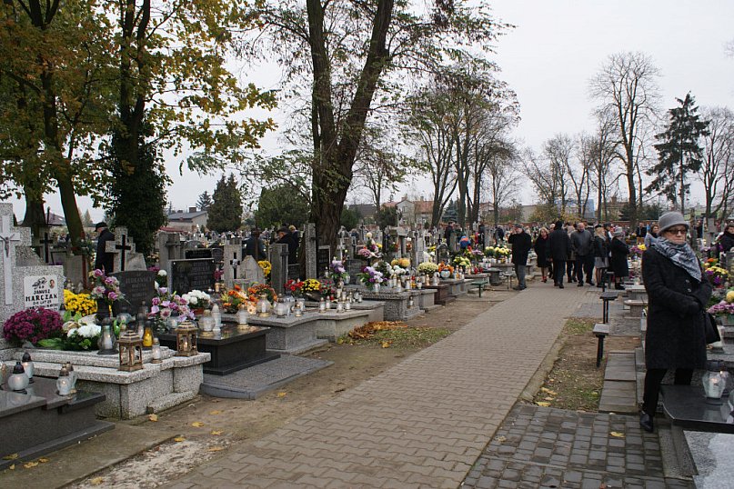 1 listopada 2017. Kutnowski cmentarz