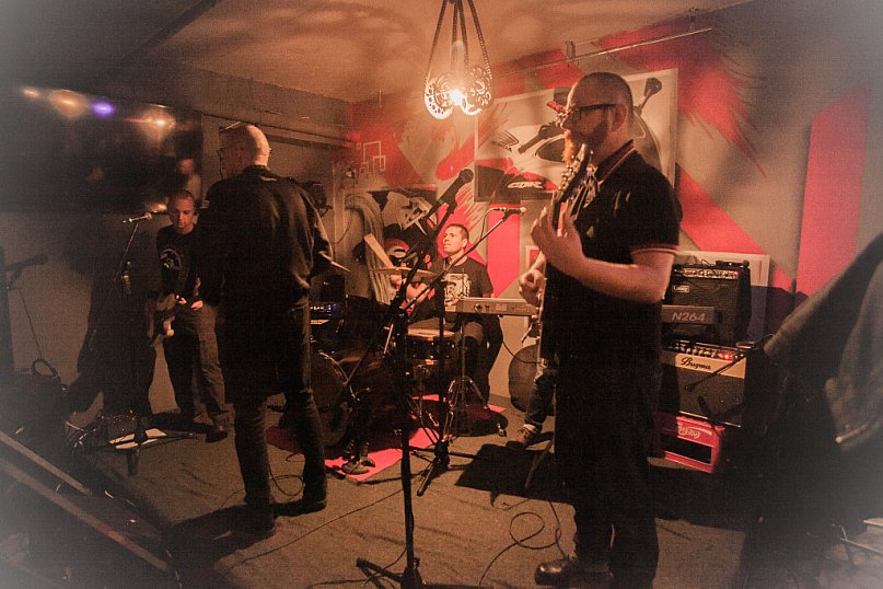 Podwórkowi Chuligani. Relacja inna niż inne