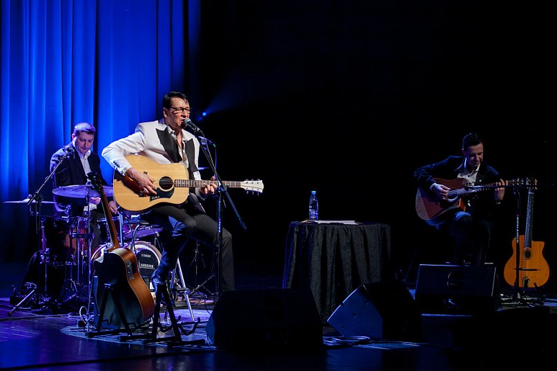 Maciej Maleńczuk śpiewa Młynarskiego.