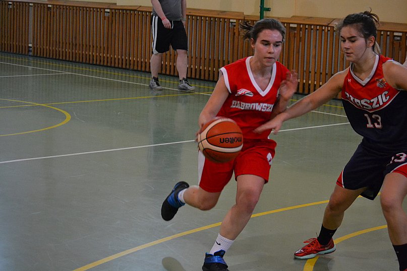 Staszic w koszykówce górą