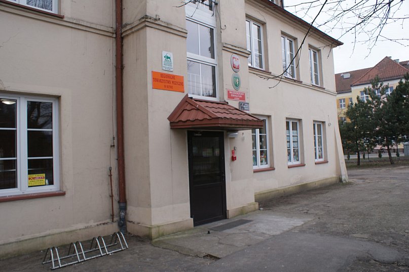 Powiat zadba o teren wokół MDK