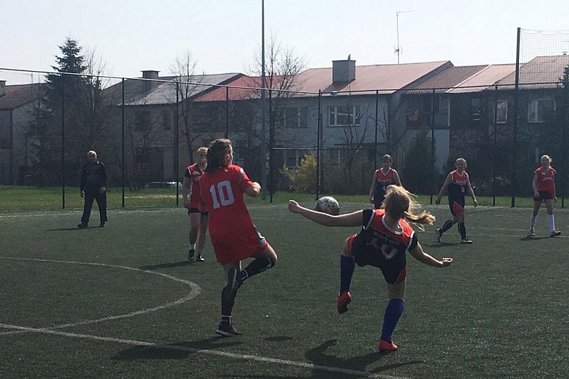 Dziewczyny i piłka nożna