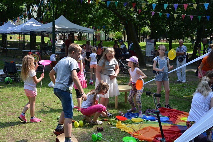 Dzieciaki na Pikniku wśród Róż