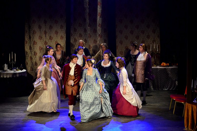 Igraszki, czyli kłopotliwa suknia