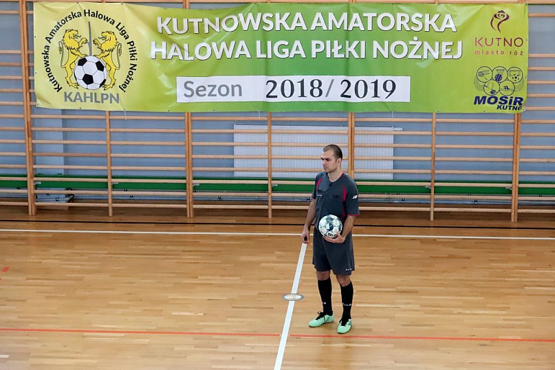 Halowa piłka nożna