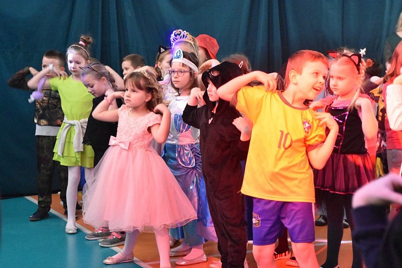 Bal karnawałowy w Szóstce