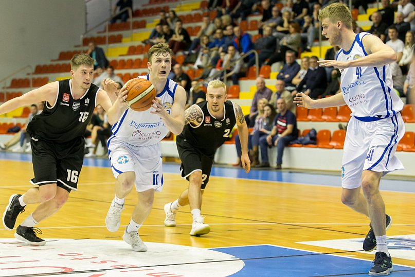 Polfarmex wygrywa z Krakowem