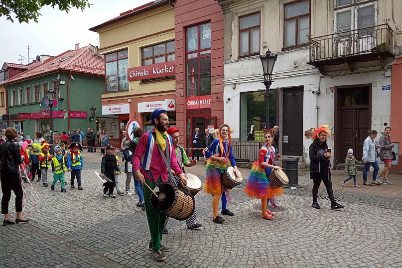 Kolorowa fantastyczna parada