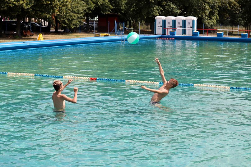 Weekend na miejskim basenie