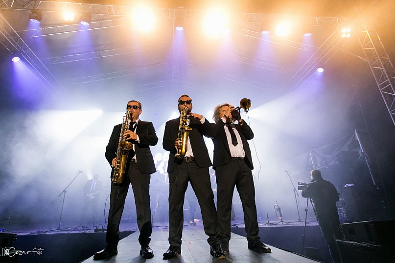 Poparzeni Kawą Trzy porwali publiczność